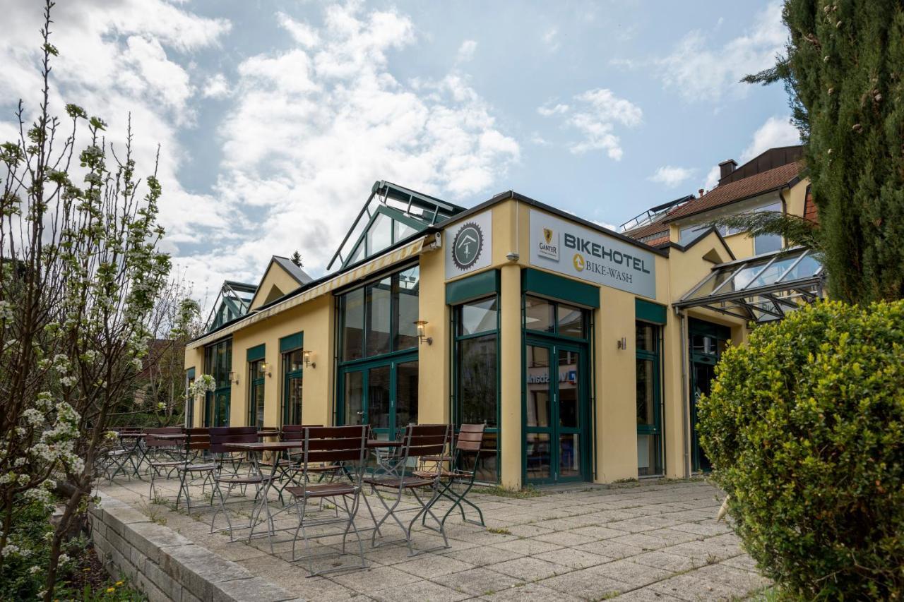 Bike- Und Ferienhotel Freiburg Merzhausen Екстериор снимка